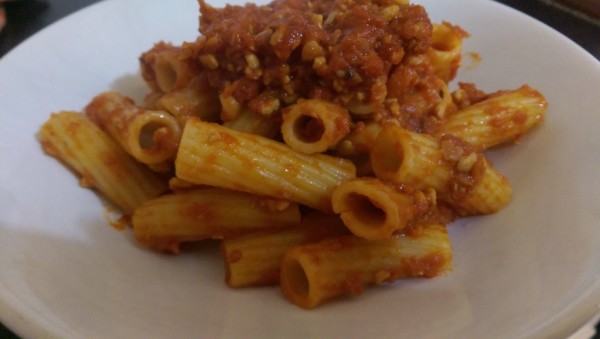 rigatoni-ragu-vegano-soia